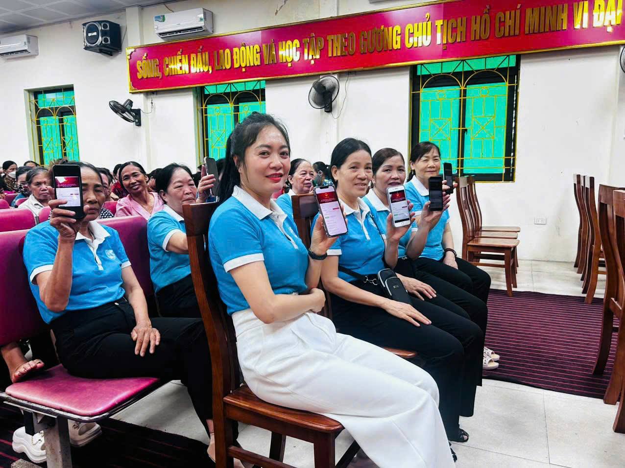 Hội LHPN Thị xã Mỹ Hào tích cực vận động, hướng dẫn hội viên phụ nữ tham gia góp ý, sửa đổi, bổ sung Hiến pháp năm 2013