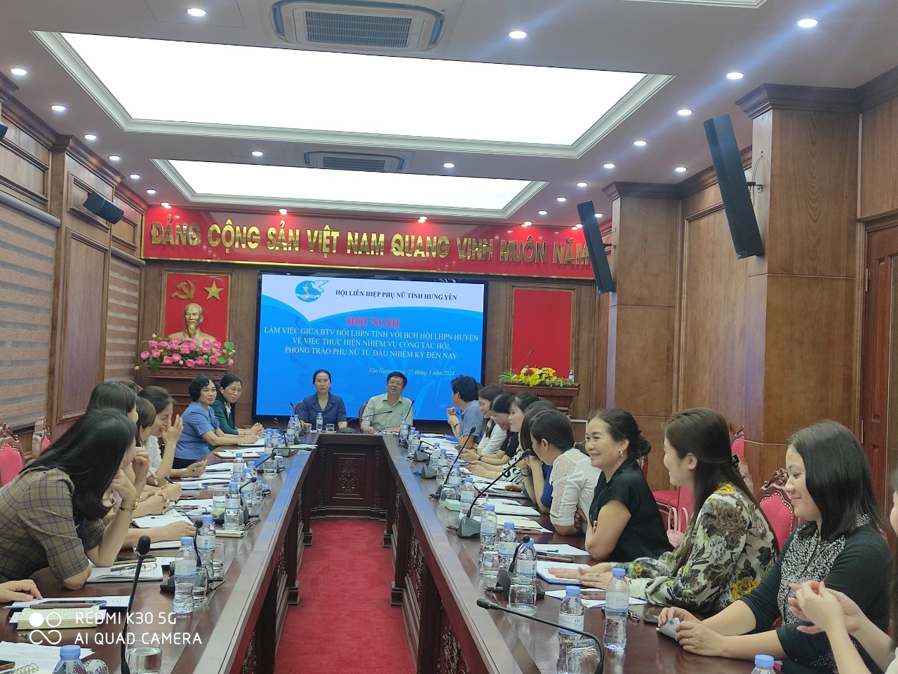 Ban Thường vụ Hội LHPN tỉnh làm việc với Ban Chấp hành Hội LHPN huyện Văn Giang về việc thực hiện các nhiệm vụ công tác Hội và phong trào phụ nữ từ đầu nhiệm kỳ đến nay
