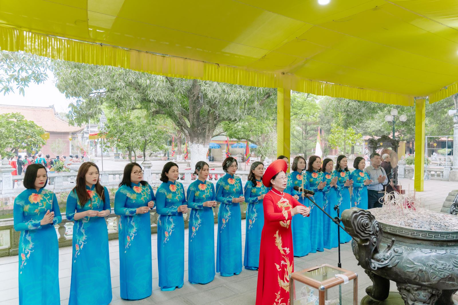 Hội Liên hiệp Phụ nữ tỉnh Hưng Yên tổ chức dâng hương, hoa tưởng nhớ, tri ân công đức Hai Bà Trưng