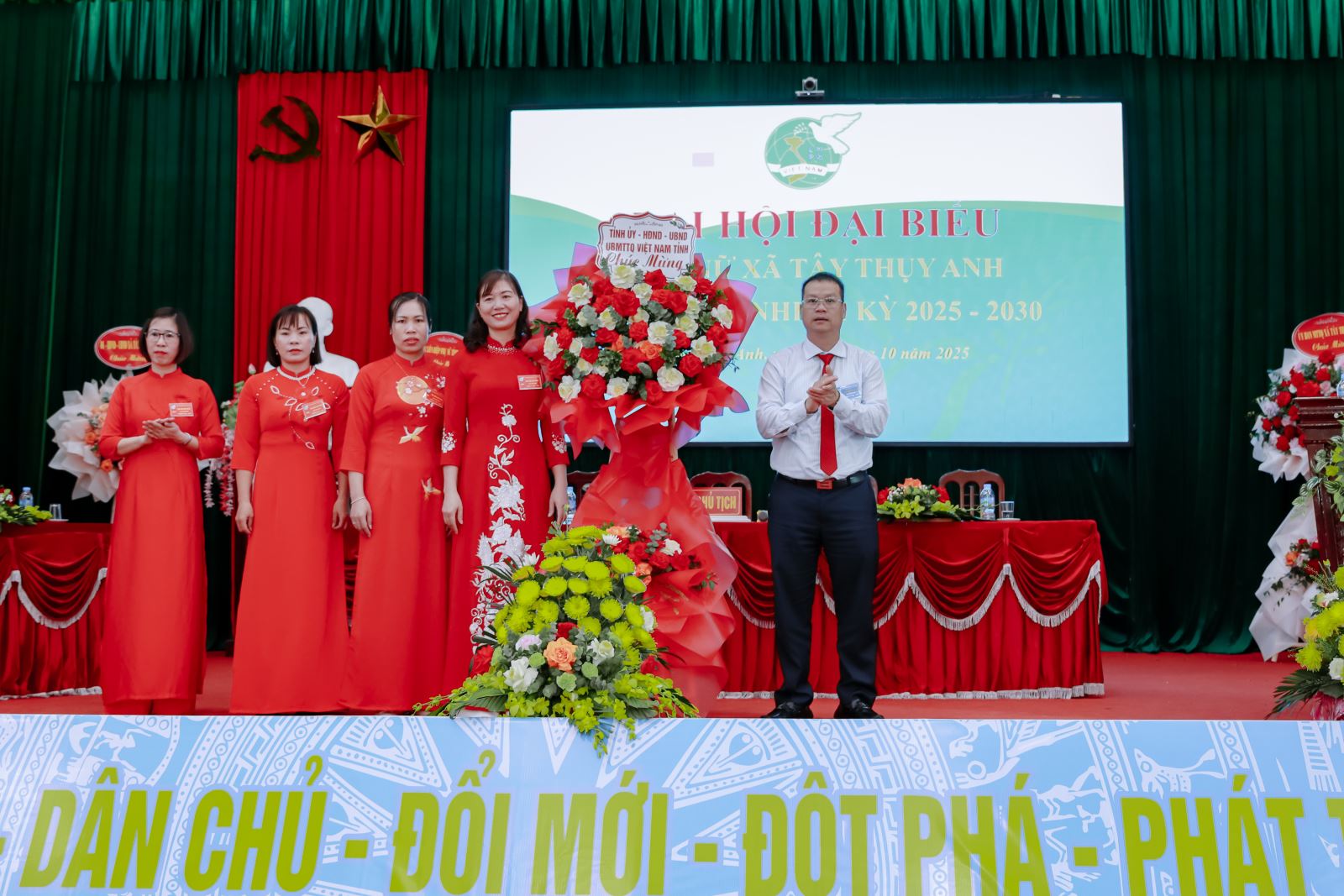 Xã Tây Thụy Anh tổ chức thành công Đại hội đại biểu Phụ nữ xã nhiệm kỳ 2025 - 2030