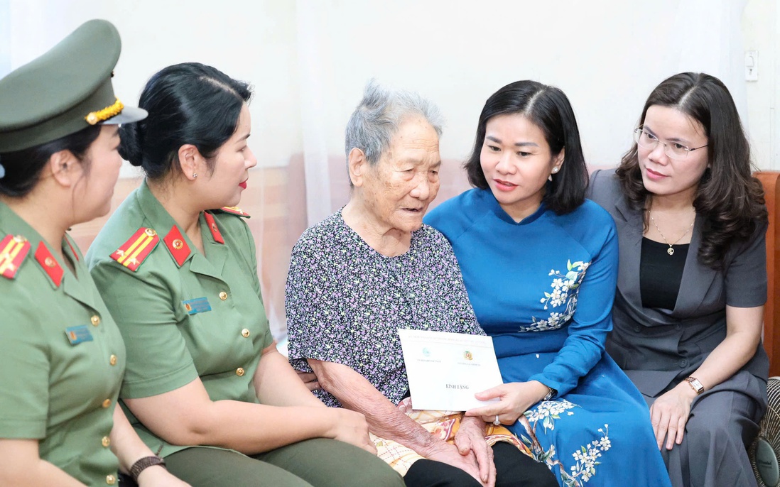 Trung ương Hội LHPN Việt Nam phối hợp với Bộ Công an tri ân Mẹ Việt Nam anh hùng, gia đình chính sách tại Hưng Yên